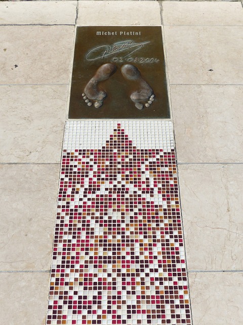 作与个体爆 作与个体爆